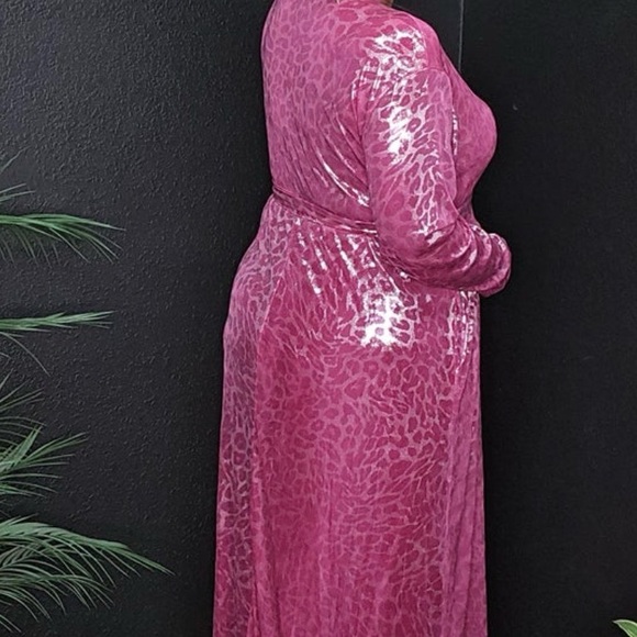 Elegant Pink Leopard Metallic Shimmer Maxi Dress - Picture 6 of 6